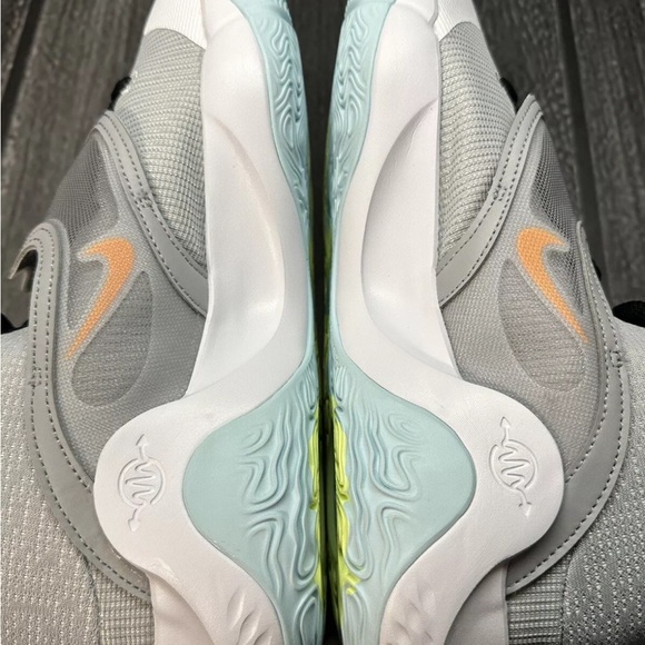 Nike KD Trey 5 X Wolf Grey White Barely Volt Mens Size 11 DD9538 009 - Picture 12 of 12